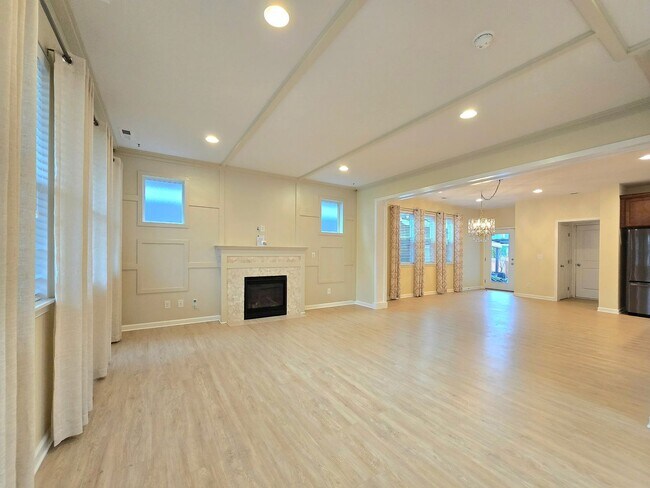 Foto del edificio - 3 Bedroom Home in Everett Available Now!