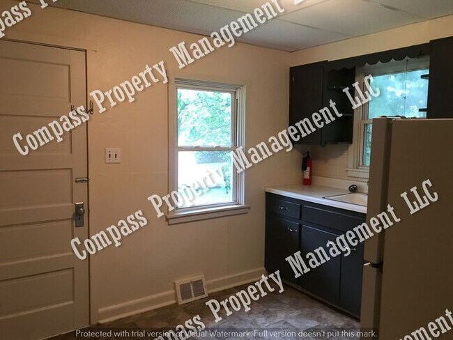 Building Photo - $995 - 2 Bed, 1 Bath - Parkesburg