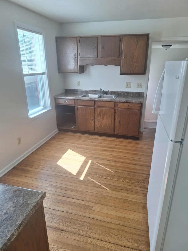 Building Photo - 1808 S 13th St