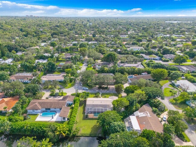 Foto del edificio - 7021 SW 107th St