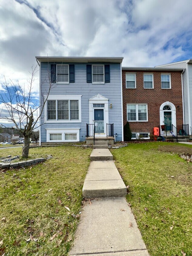 Primary Photo - Spacious Serenity in Abingdon: Modern Sing...