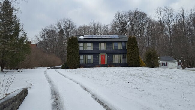 Building Photo - 760 Fairview St