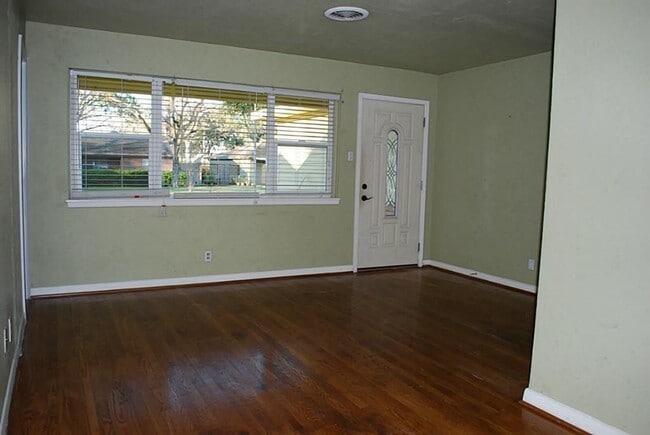Building Photo - 6611 Housman