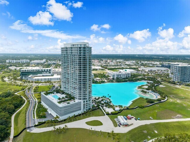 Building Photo - 2411 Laguna Cir