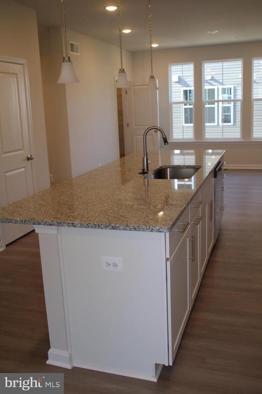 Building Photo - 2583 Hopton Ln