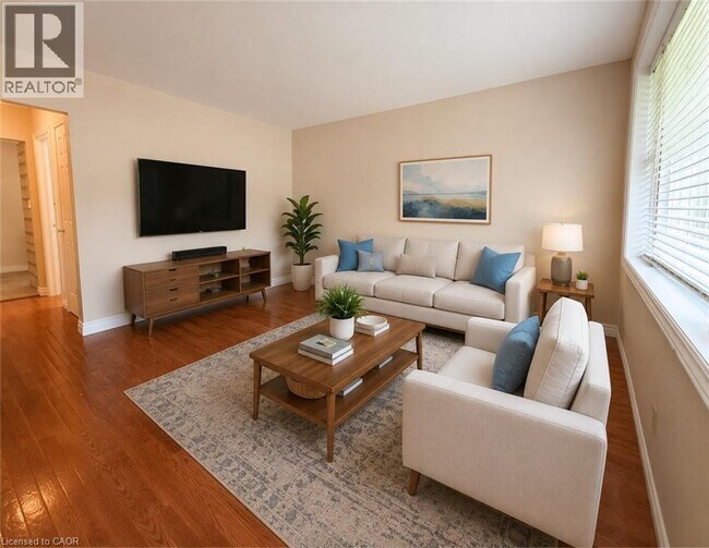 Photo du bâtiment - 315 E 22nd St