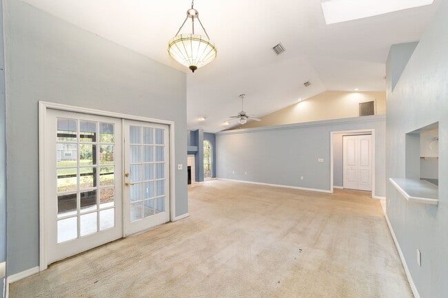 Building Photo - 4105 NW 35th St