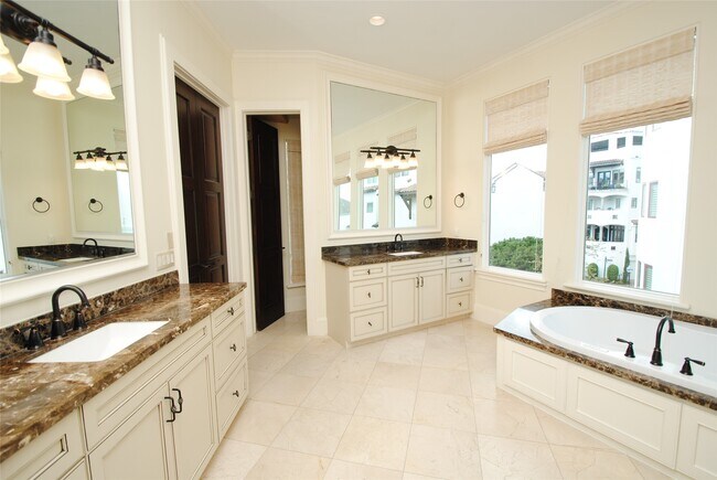 Foto del edificio - 302 Calle Sevilla Pl