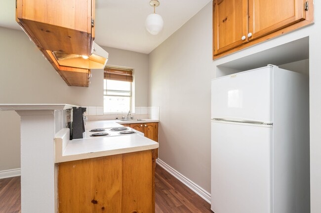 Building Photo - 81 Isabella St