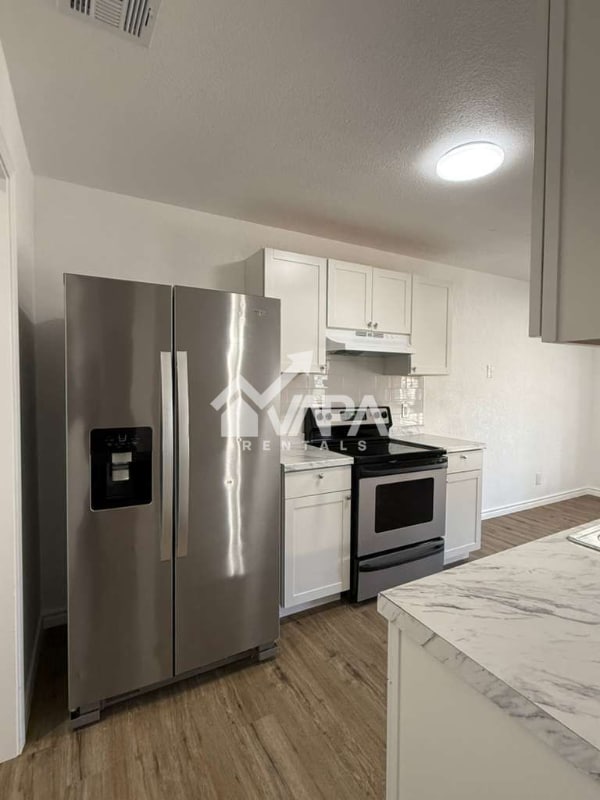 Building Photo - 774 Sawtooth Dr