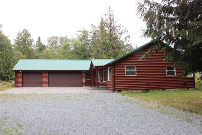 Foto del edificio - 3 Bedroom, 2 Bathroom house on 7 Acres!