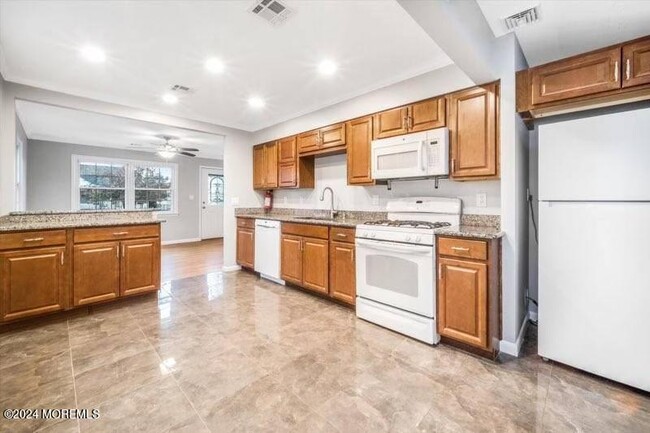 Building Photo - 175 Seabreeze Way