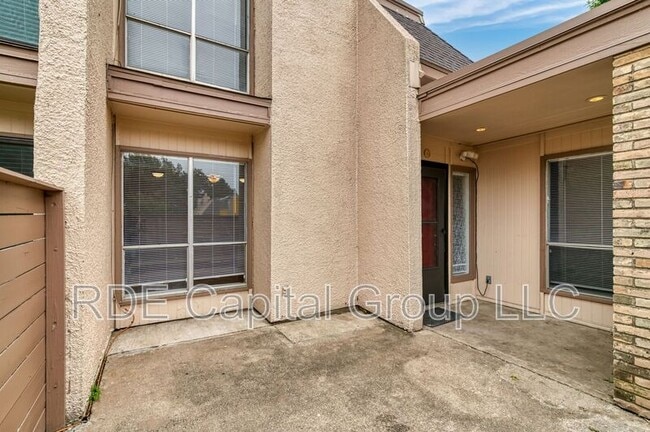Foto del edificio - 3121 Park Ln