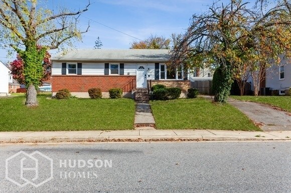 Primary Photo - NOW AVAILABLE! - 20 Rosedale Ave, Glen Bur...