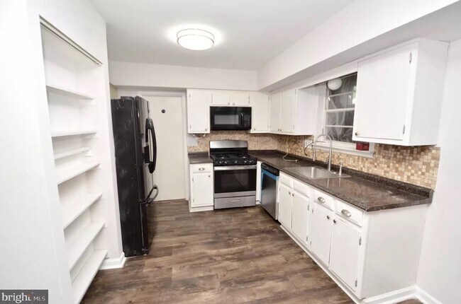 Foto del edificio - 1711 Brentwood Pl