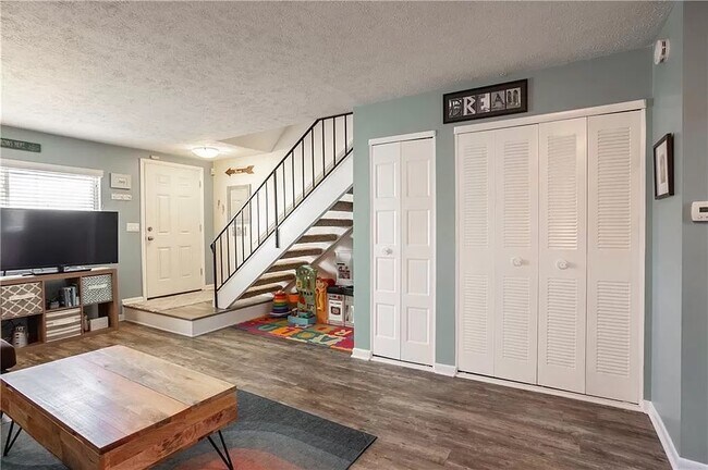 Building Photo - 468 Eastbrooke Ln