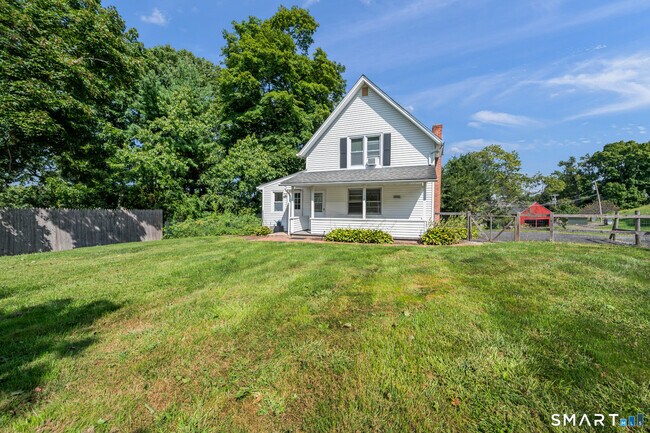 Building Photo - 136 Chestnut Hill Rd
