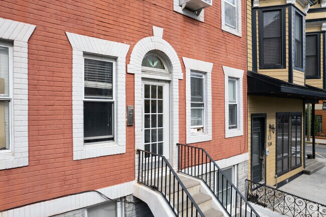 Entrada - RES Condos