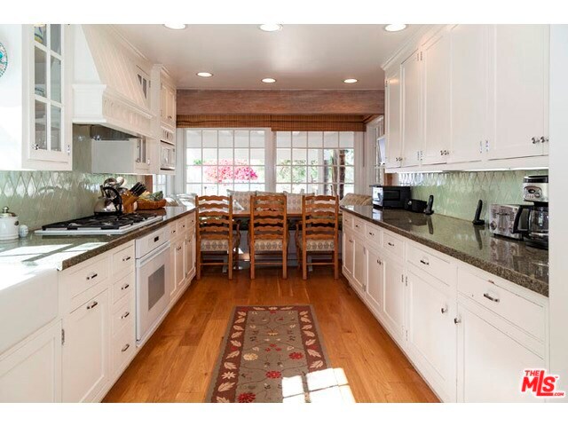 Foto del edificio - 23422 Malibu Colony Rd