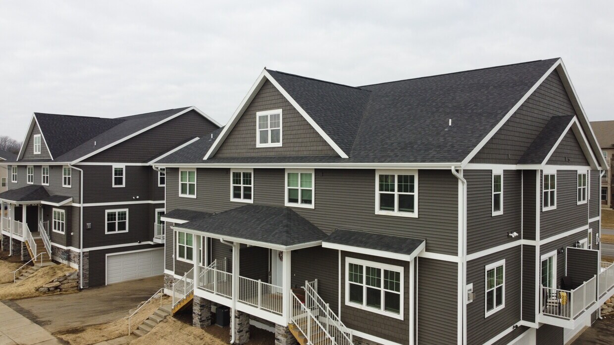 Primary Photo - Driscoll Drive Townhomes (6402-6416)