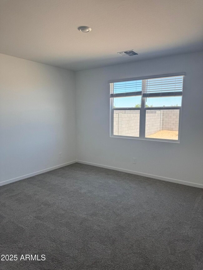 Foto del edificio - 17586 W Monroe St
