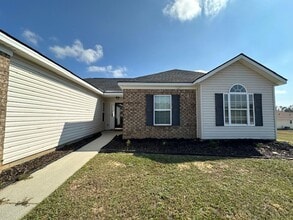 Building Photo - 7002 White Pine Ave