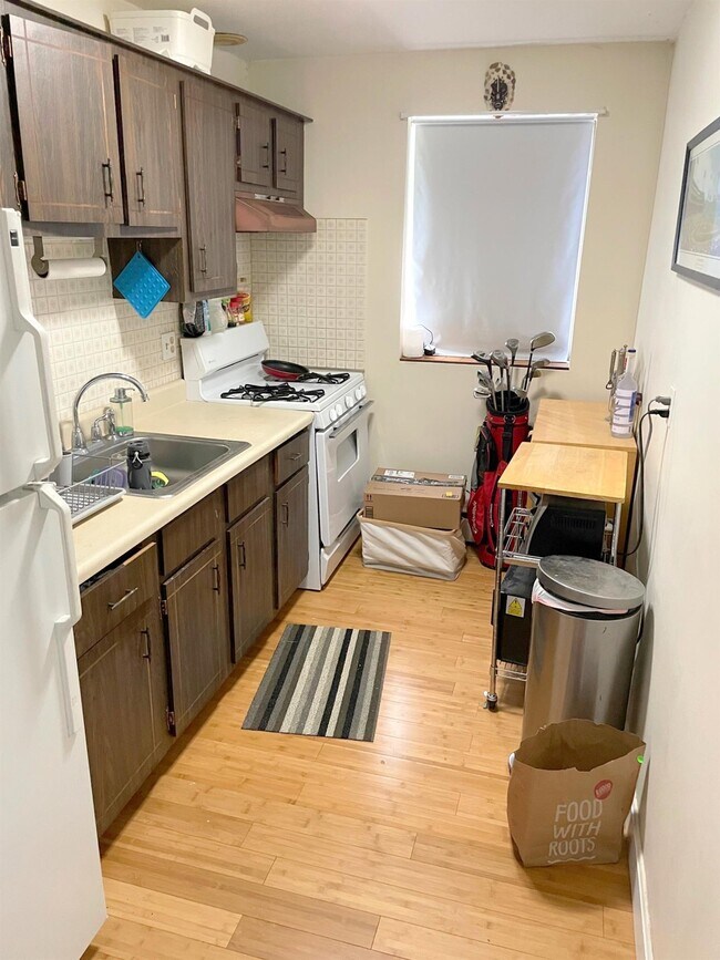 Foto del edificio - 11 Cameron Ave