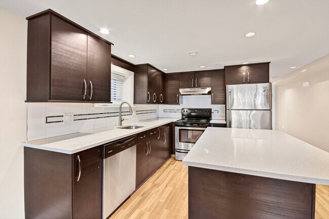 Building Photo - 4120 N Harding Ave