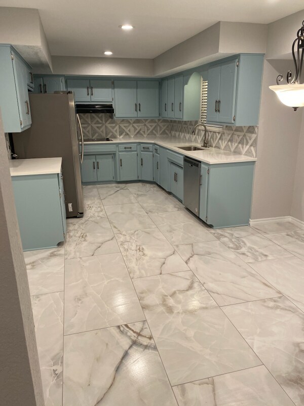 Foto del edificio - 6600 Whitehall Dr