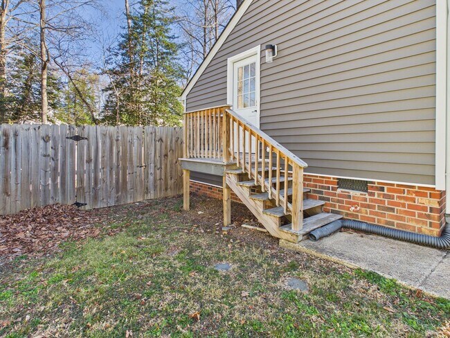 Foto del edificio - 12024 Lockett Ridge Ave