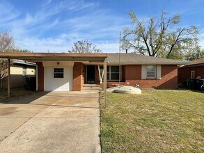 Building Photo - 2217 SW 60th St