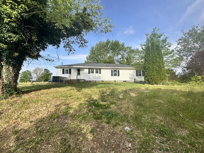 Building Photo - 13958 Bainbridge Rd