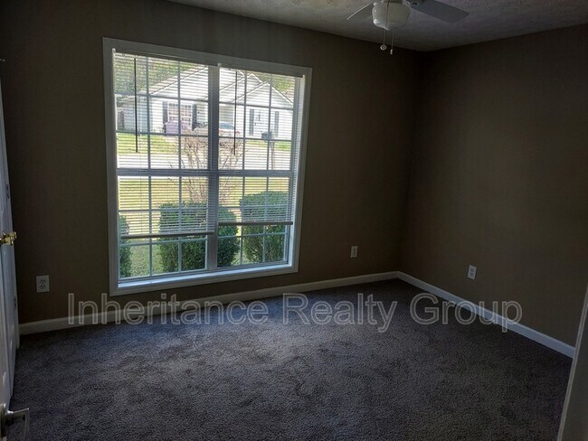 Building Photo - 1507 Summerplace Dr