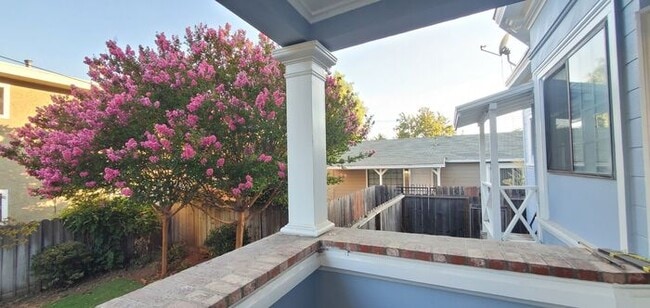 Building Photo - Ground floor 2 bedroom 1 bath