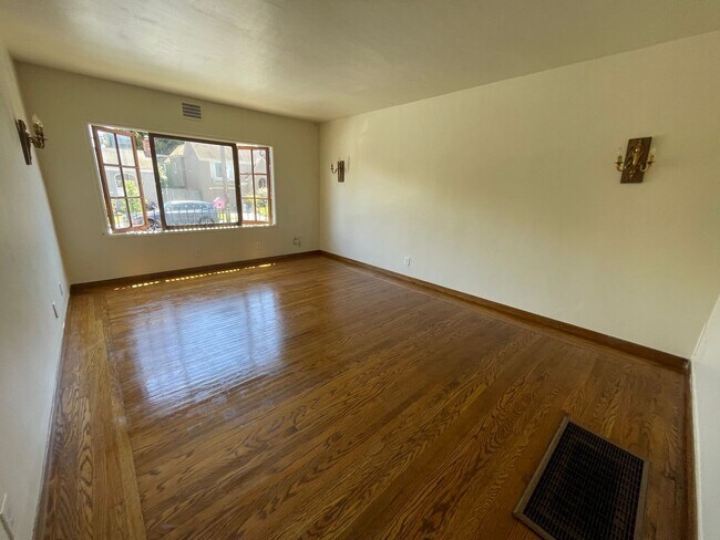 Building Photo - Cozy 2 Bed 1 Bath in Berkeley