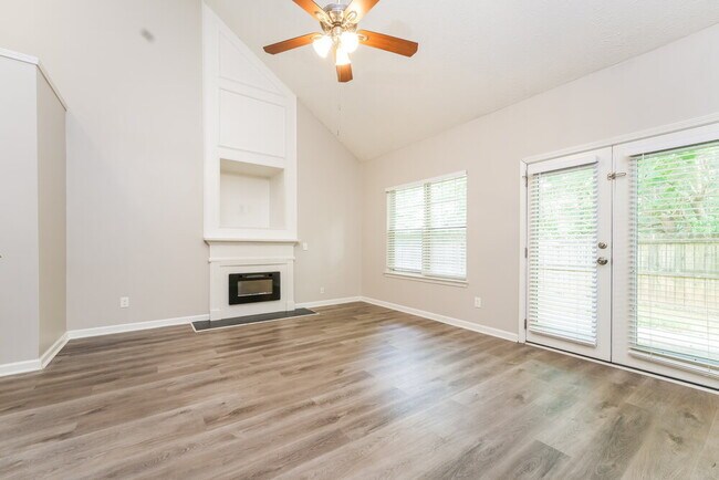 Foto del edificio - 4265 Wesley Hall Dr