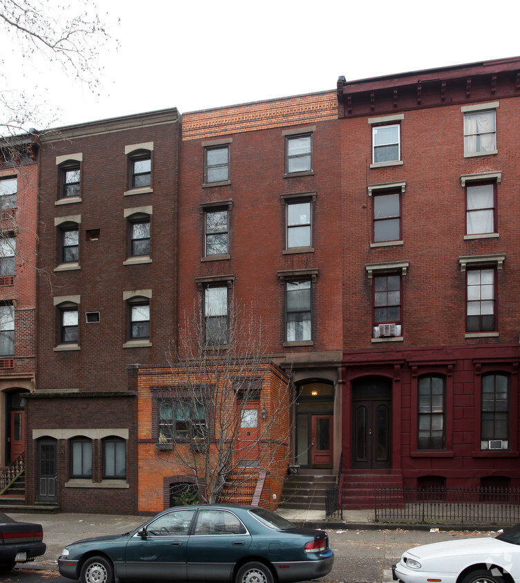 Primary Photo - 1320 S Broad St