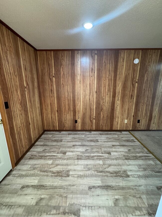 Foto del edificio - 43 Jim Banks Rd