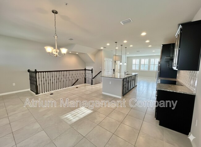 Building Photo - 584 Piazza Point