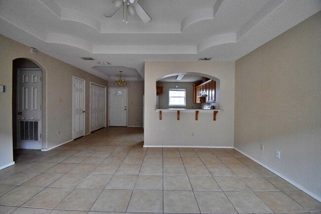 Building Photo - 1607 W Portales Dr