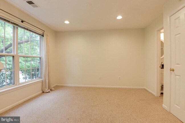 Building Photo - 6088 Sara Marie Terrace
