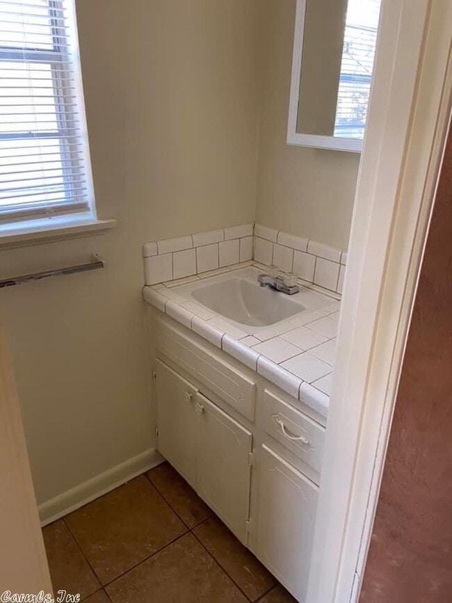 Building Photo - 13 Rosemunn Dr