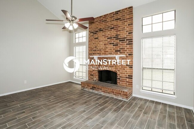 Building Photo - 3 Bedroom Pet-Friendly Home in The Colony, TX with Main Street Renewal