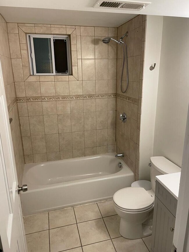 204 Washington St, Peabody, MA 01960 Townhome Rentals in Peabody MA