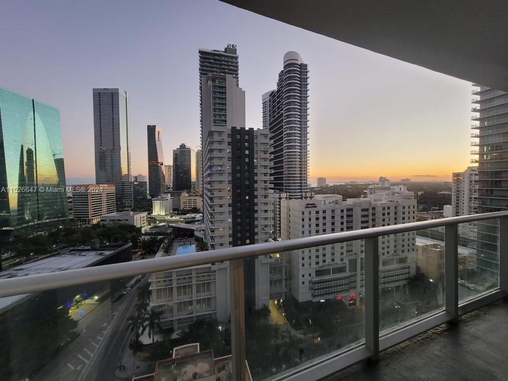 Foto principal - 1100S S Miami Ave