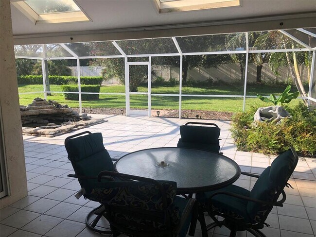 Foto del edificio - 1452 Quail Lake Dr