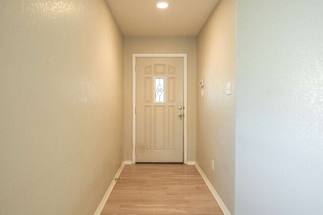 Building Photo - 11934 Dove Ranch