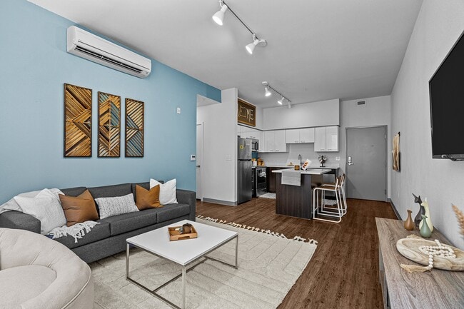 COM00033 - The Soto Apartments