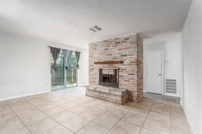 Foto del edificio - 5411 Ingomar Way