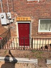 Building Photo - 525 W Hancock Ave